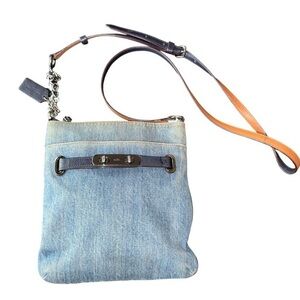 COACH F38076 Denim Swagger Swingpack Crossbody Bag. Blue Jean.